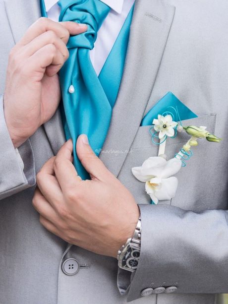Costume mariage blanc et bleu turquoise