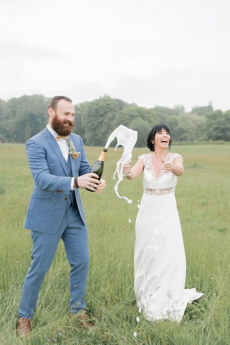 Costume mariage blanc et bleu turquoise