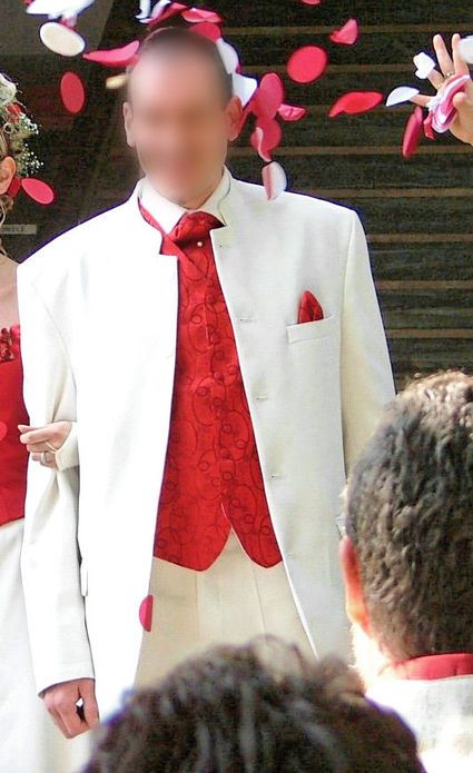 Costume mariage rouge et blanc