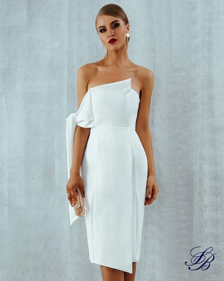 Robe blanche courte cintrée