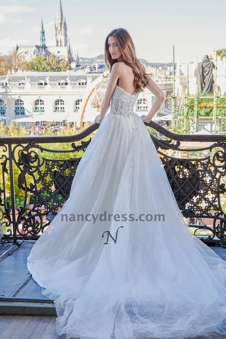 Robe de mariée bleu et blanc pas cher