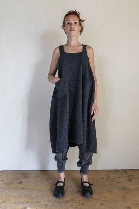 Robe gris foncé